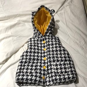 Gymboree 2-3t black white yellow vest like new